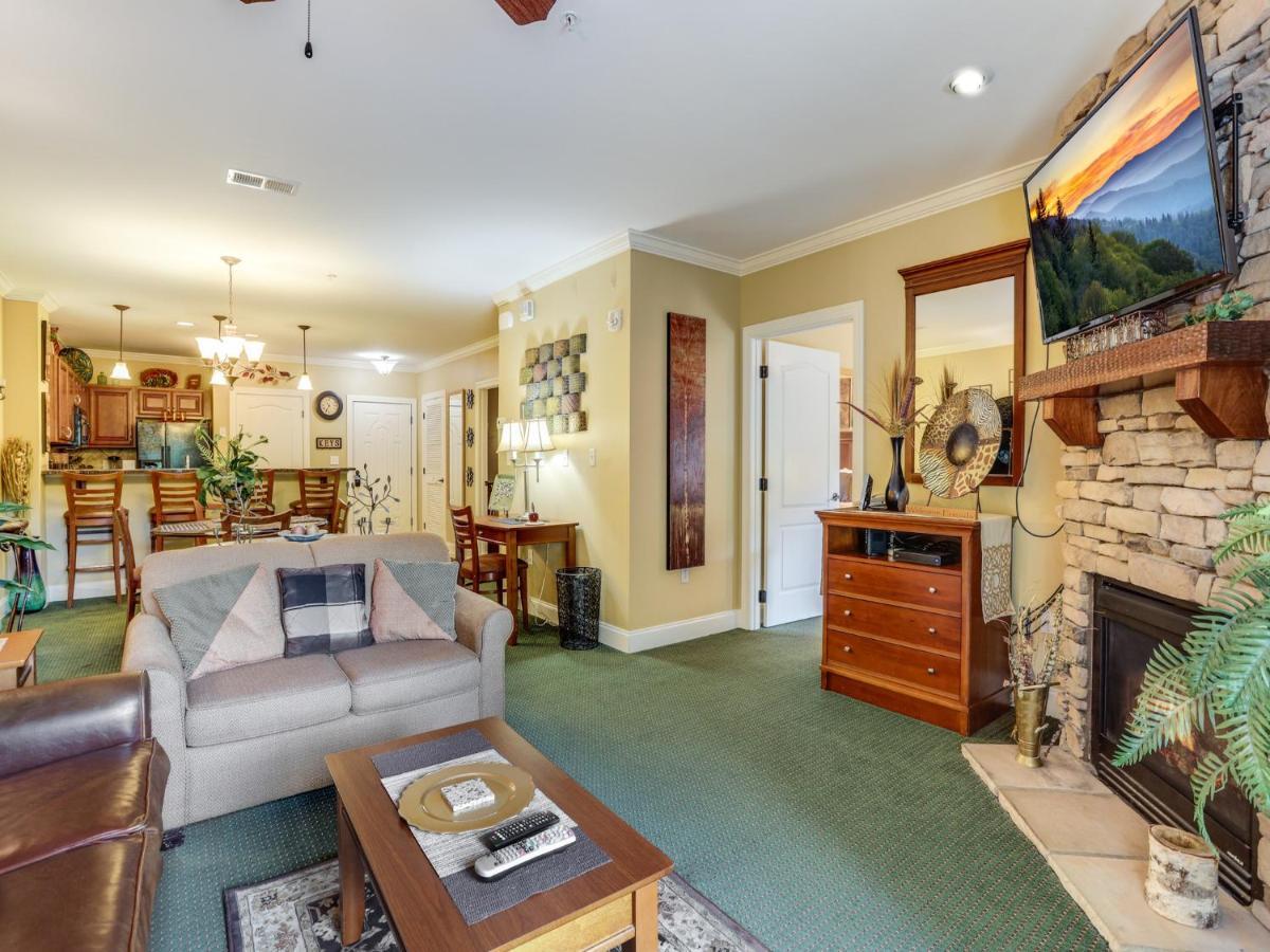 Downtown Delight, 2 Bedrooms, Pool, Hot Tub, Sleeps 6 Gatlinburg Exteriör bild