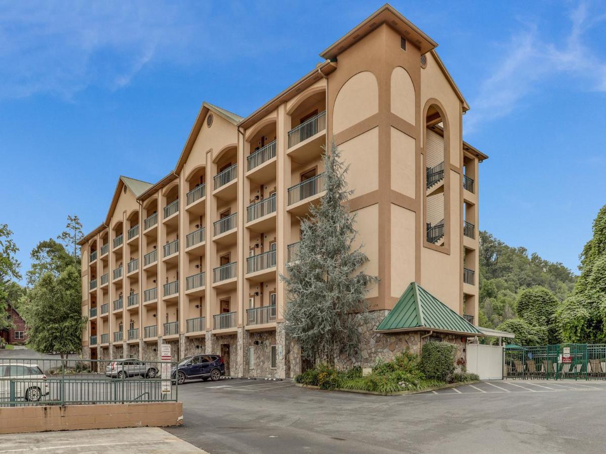 Downtown Delight, 2 Bedrooms, Pool, Hot Tub, Sleeps 6 Gatlinburg Exteriör bild