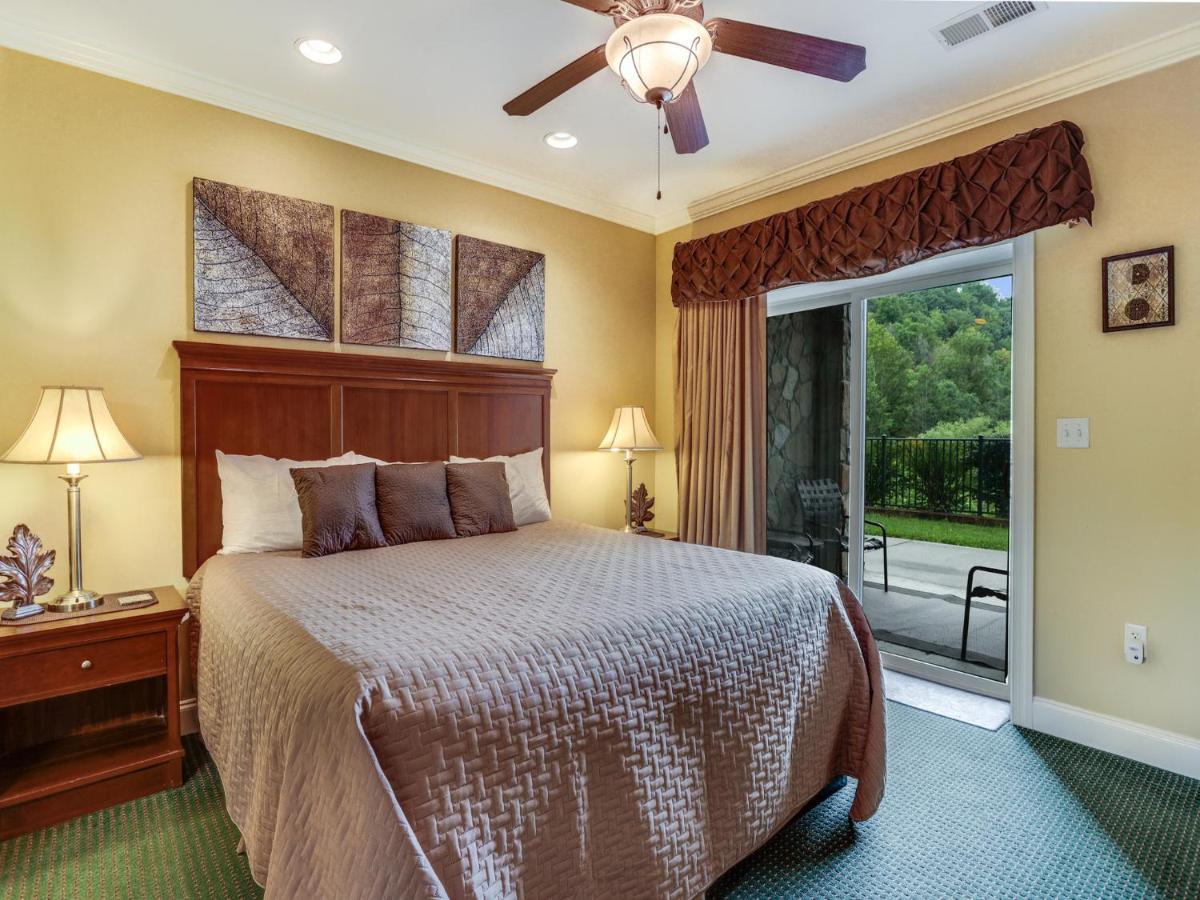 Downtown Delight, 2 Bedrooms, Pool, Hot Tub, Sleeps 6 Gatlinburg Exteriör bild