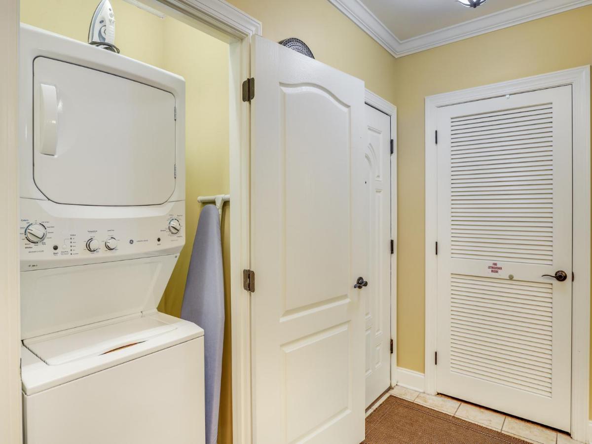 Downtown Delight, 2 Bedrooms, Pool, Hot Tub, Sleeps 6 Gatlinburg Exteriör bild