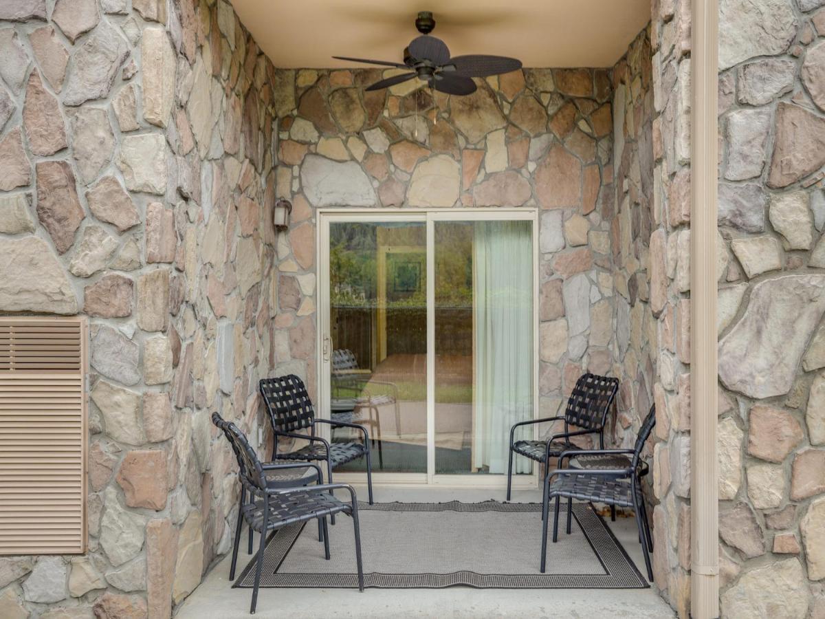 Downtown Delight, 2 Bedrooms, Pool, Hot Tub, Sleeps 6 Gatlinburg Exteriör bild
